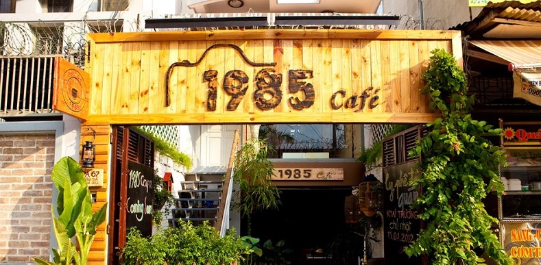 thiết kế bảng hiệu quán cafe thu hút khách hàng